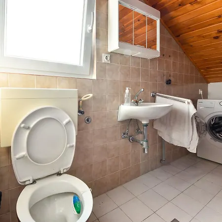 Claudy Appartement Sukošan