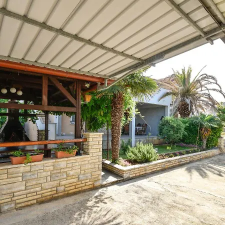 Appartement Claudy Sukošan