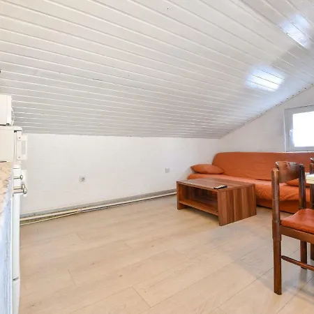 Claudy Appartement Sukošan